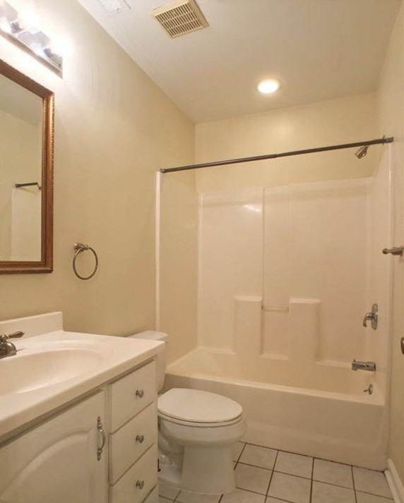 525B E 58th St #1 - Photo 7 of 10