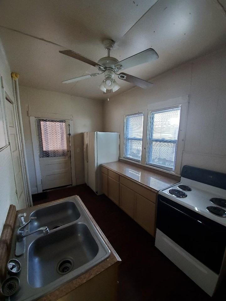 222 Locust St #222 - Photo 5 of 7