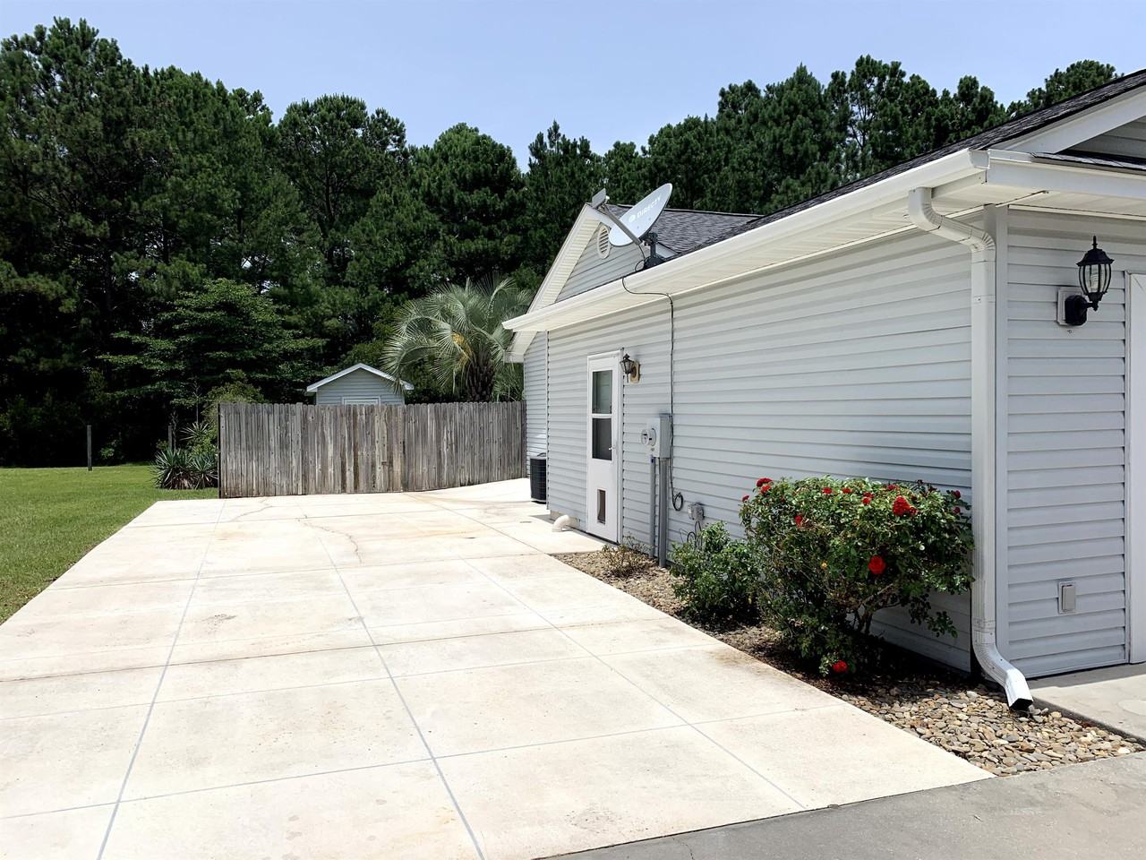 1132 Lancelot Ln - Photo 4 of 21