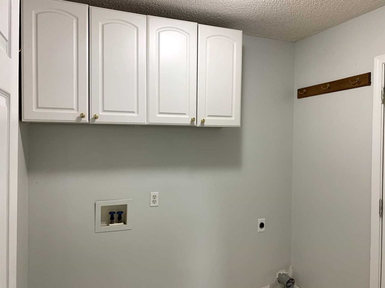 1132 Lancelot Ln - Photo 5 of 31