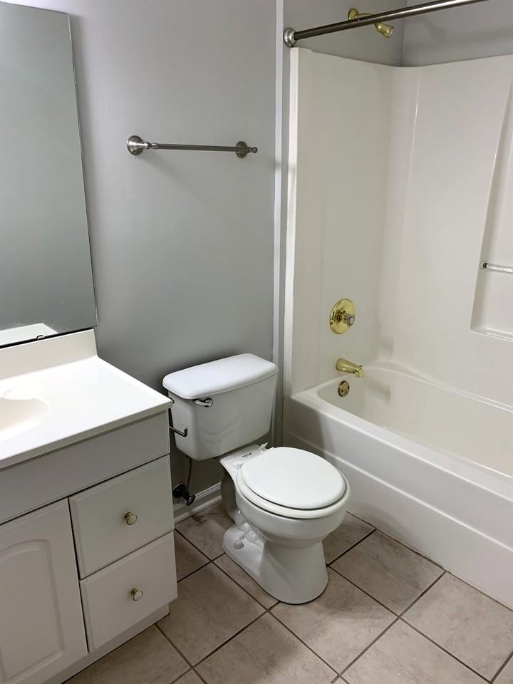 1132 Lancelot Ln - Photo 6 of 31