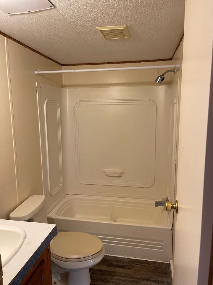 204 E Browning St #1 - Photo 3 of 17