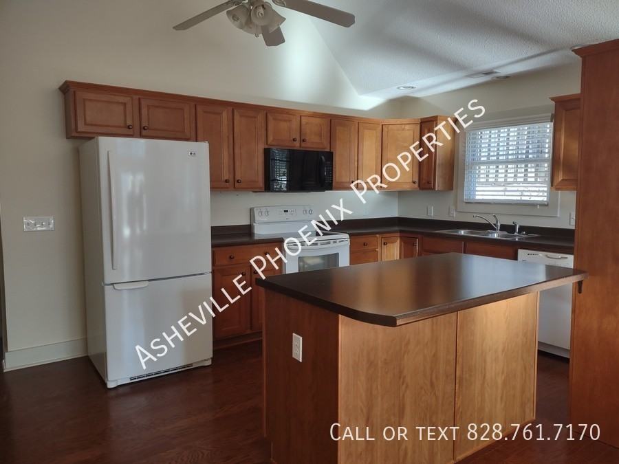 25 Bee Tree Village Pkwy - Photo 3 of 12