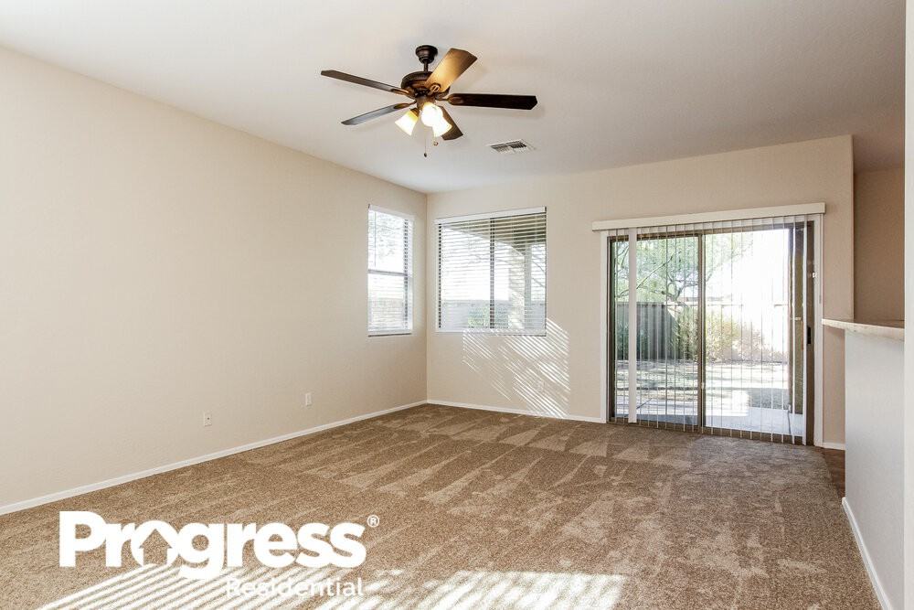 8430 W Maya Dr - Photo 3 of 16