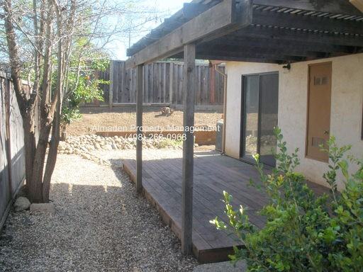 1082 Minoru Dr - Photo 2 of 9