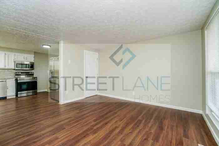 6200 Maple Canyon Ave - Photo 3 of 15