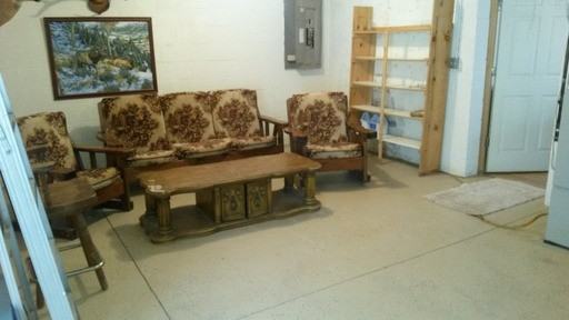 381 Colonial Manor Rd - Photo 2 of 17