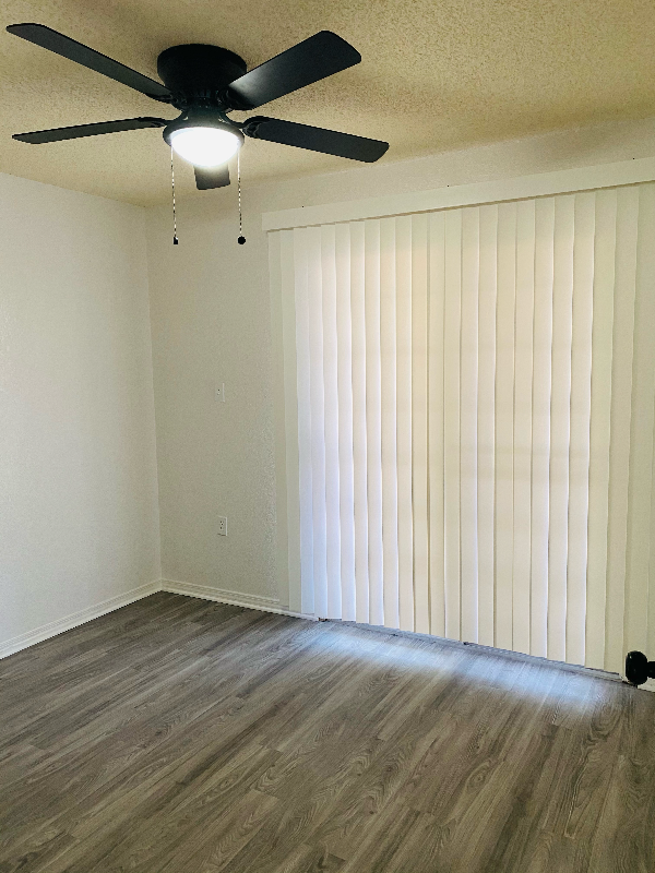 11055 Breeze Ct - Photo 3 of 19