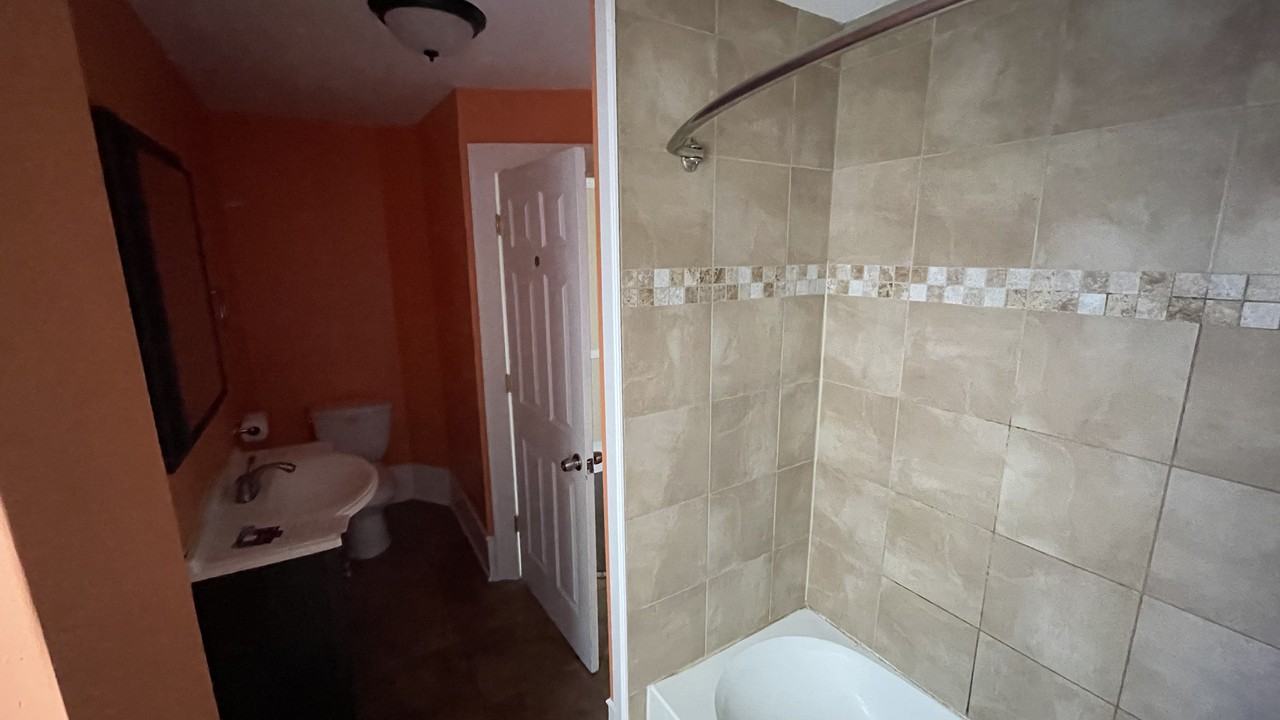 19 Waverly Pl - Photo 3 of 38