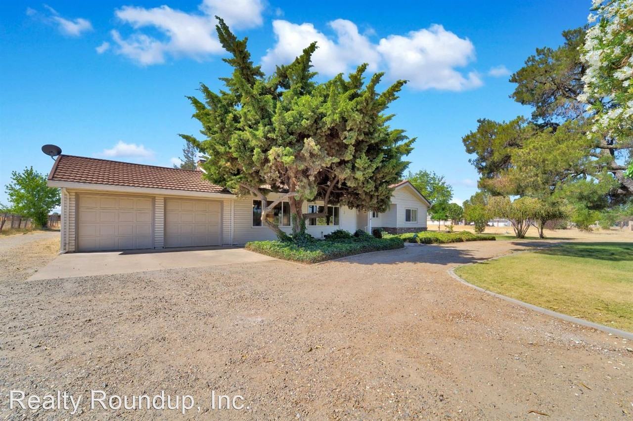 10680 Simmerhorn Rd - Photo 2 of 30