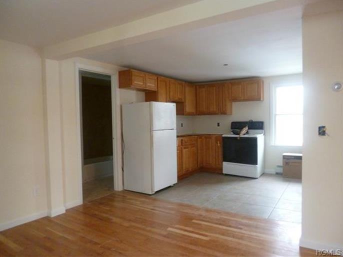 228 Lewis St - Photo 3 of 11