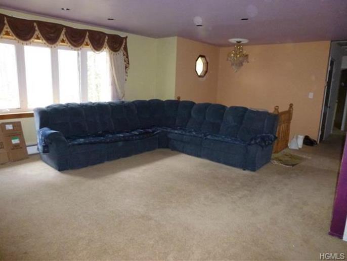 11 Carnaby Ct - Photo 3 of 15