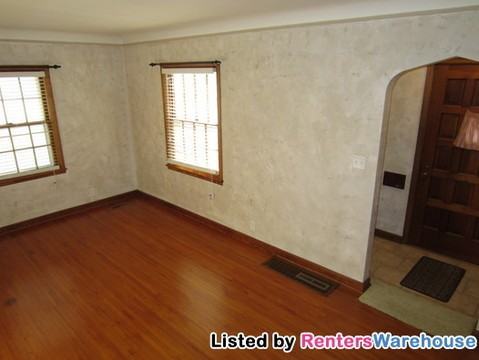 5315 44th Ave S - Photo 2 of 9