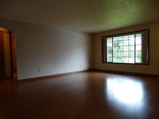 6047 SE Monroe St - Photo 3 of 16