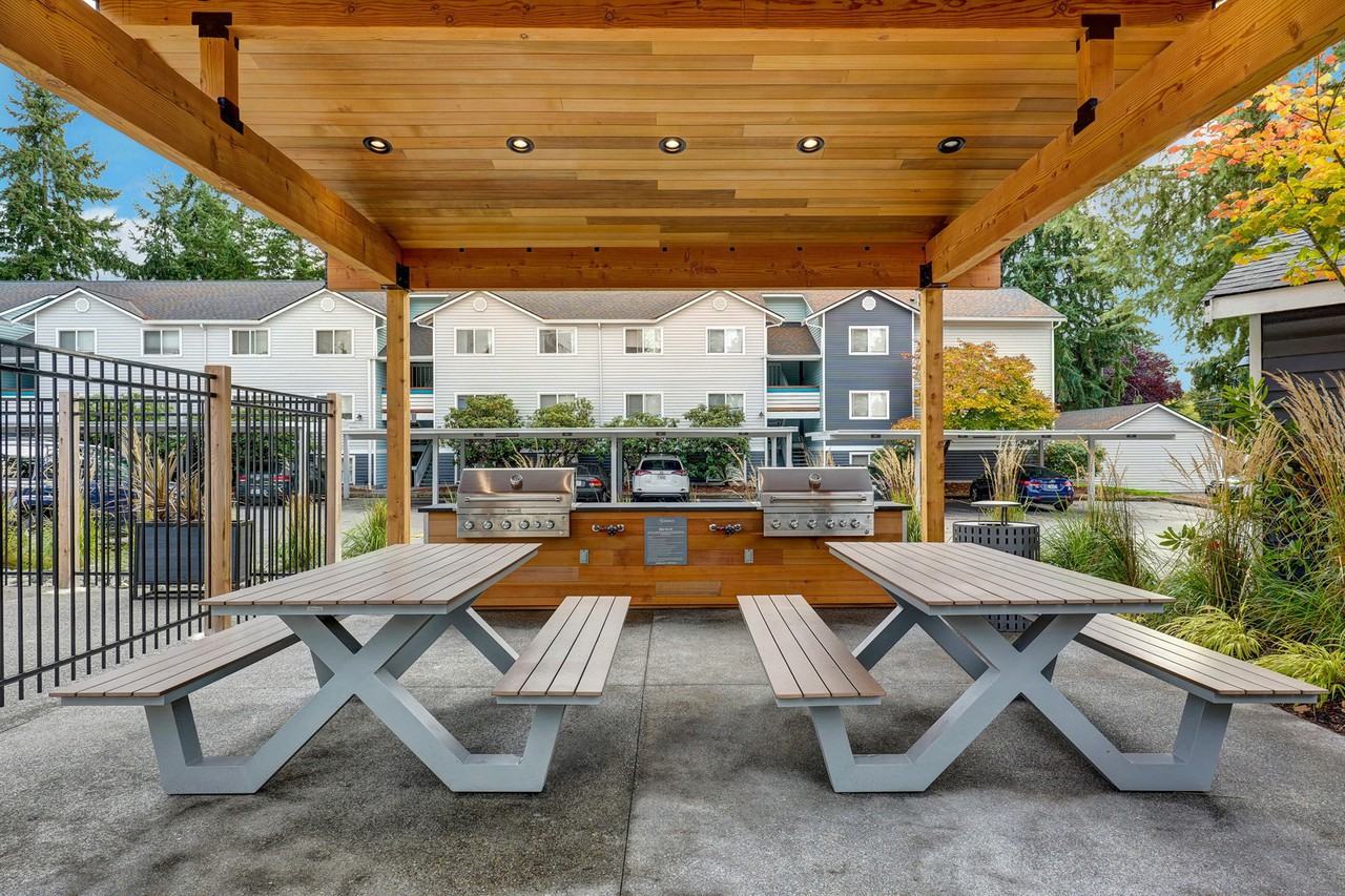 The Lakehouse - Photo 4 of 27