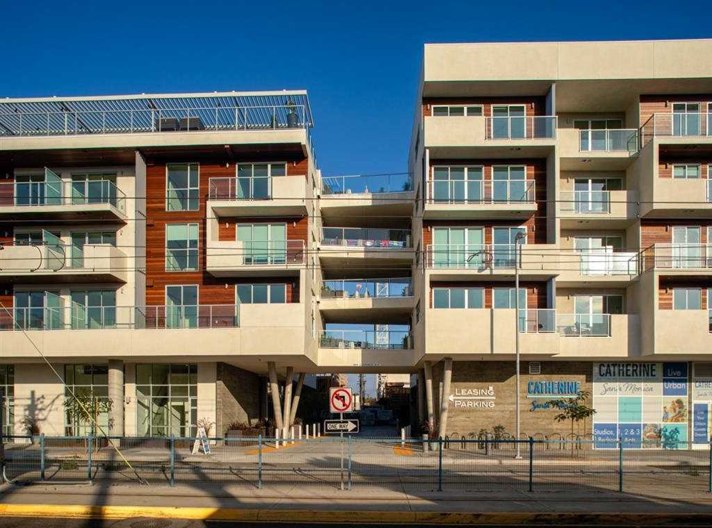 Catherine - Photo 7 of 50