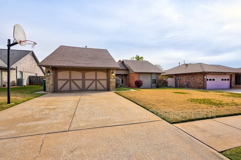 11404 Shroyer Dr - Photo 2 of 44