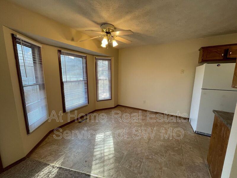 3110 W Morningside St - Photo 3 of 13