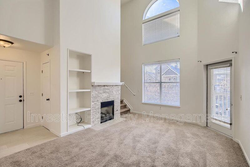 6021 6021 Castlegate Dr W E21 - Photo 3 of 13