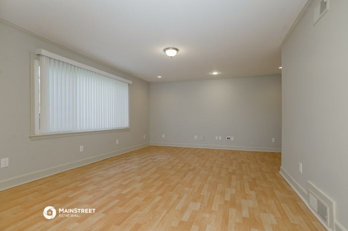 7517 Sagamore Rd - Photo 3 of 16