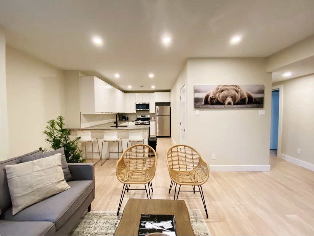 19 Meadowlands Drive West