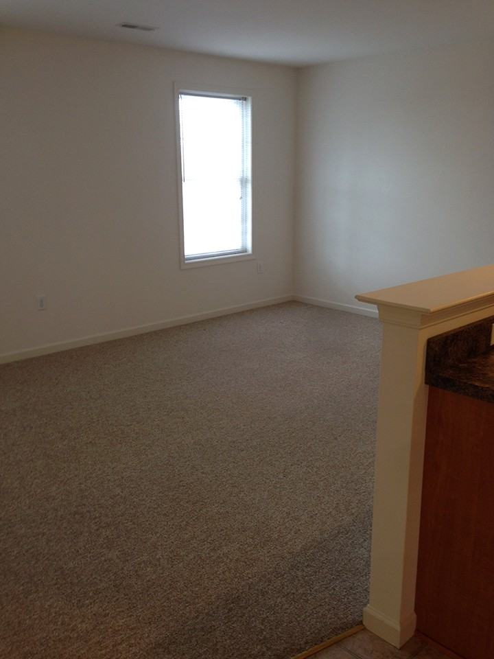 345 College Manor Avenue - Photo 2 of 4