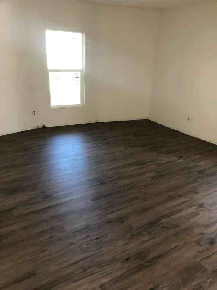 302 S Rusk St #1 - Photo 7 of 10