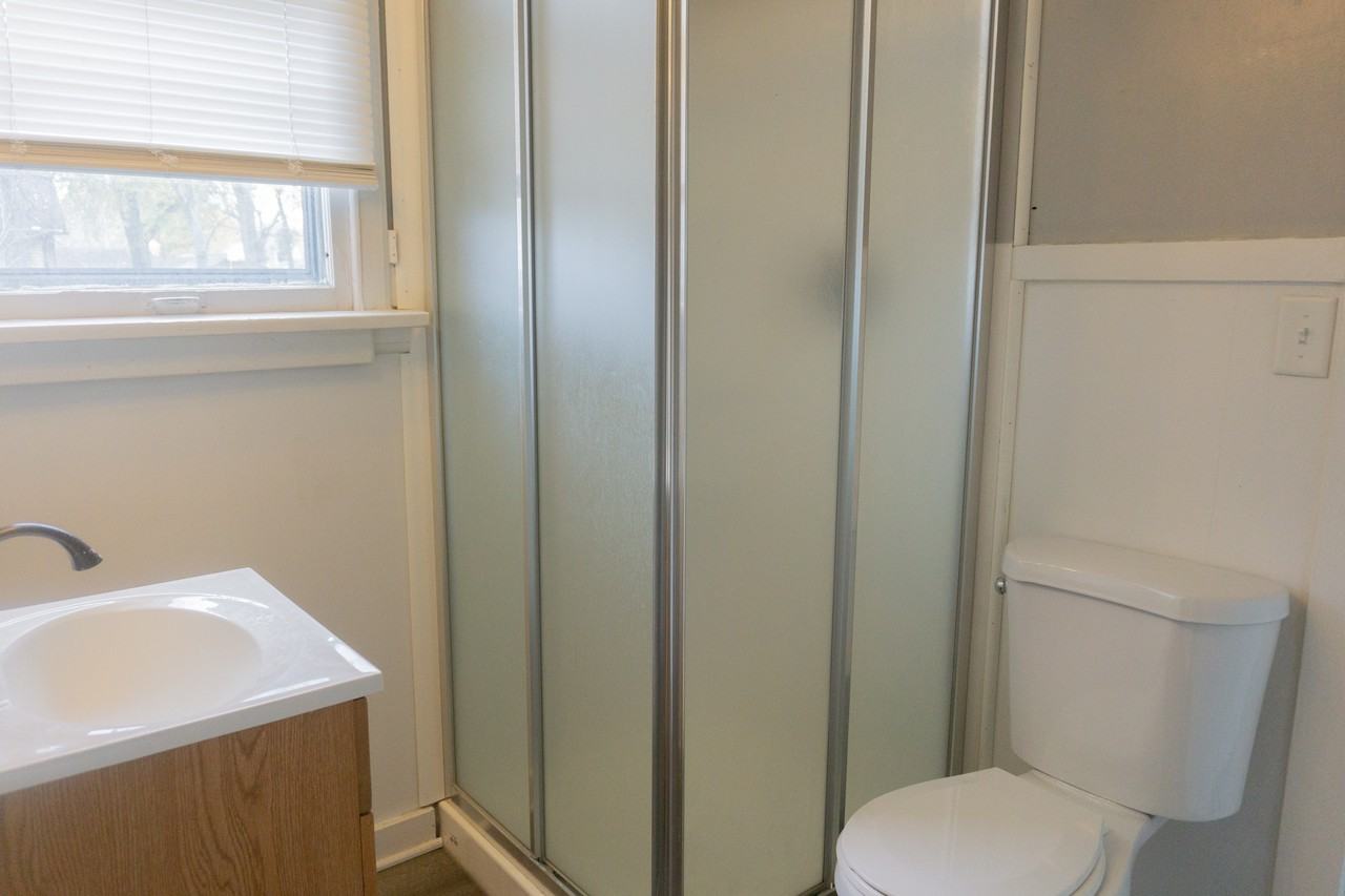 19 N Ferry St Lowr Front - Photo 4 of 5