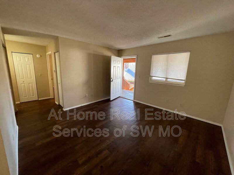 510 W Scott St #5 - Photo 2 of 7