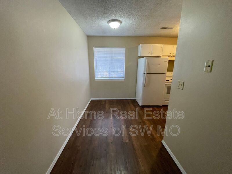 510 W Scott St #5 - Photo 4 of 7