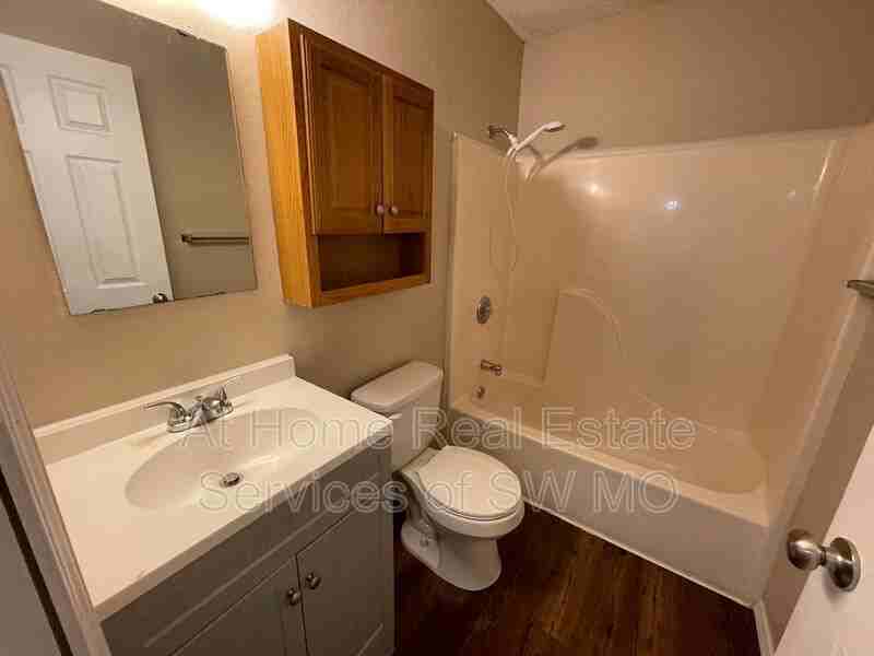 510 W Scott St #5 - Photo 6 of 7