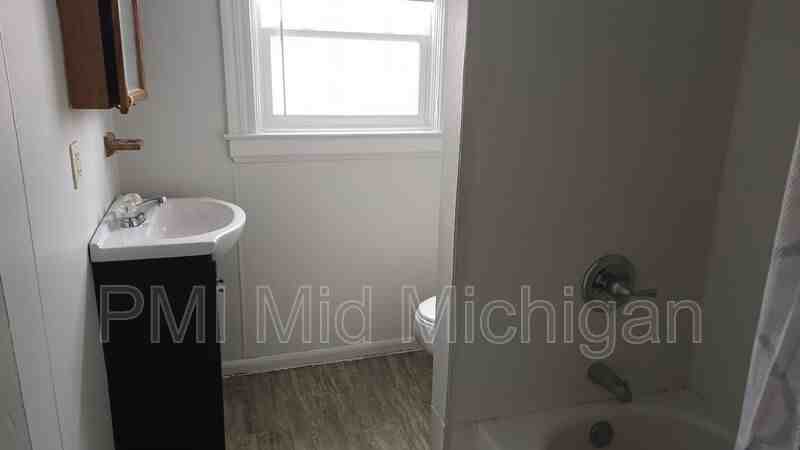 1508 Spruce St - Photo 2 of 8