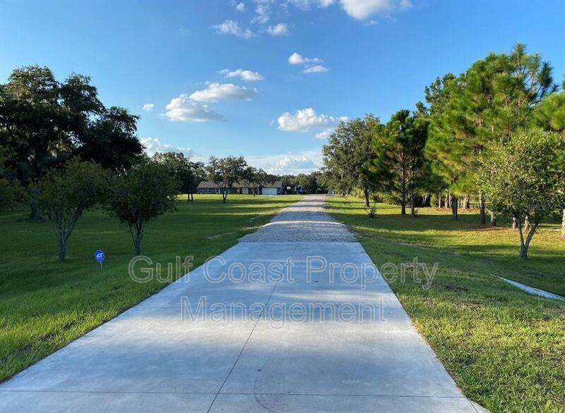 40615 11th Ave E - Photo 3 of 6