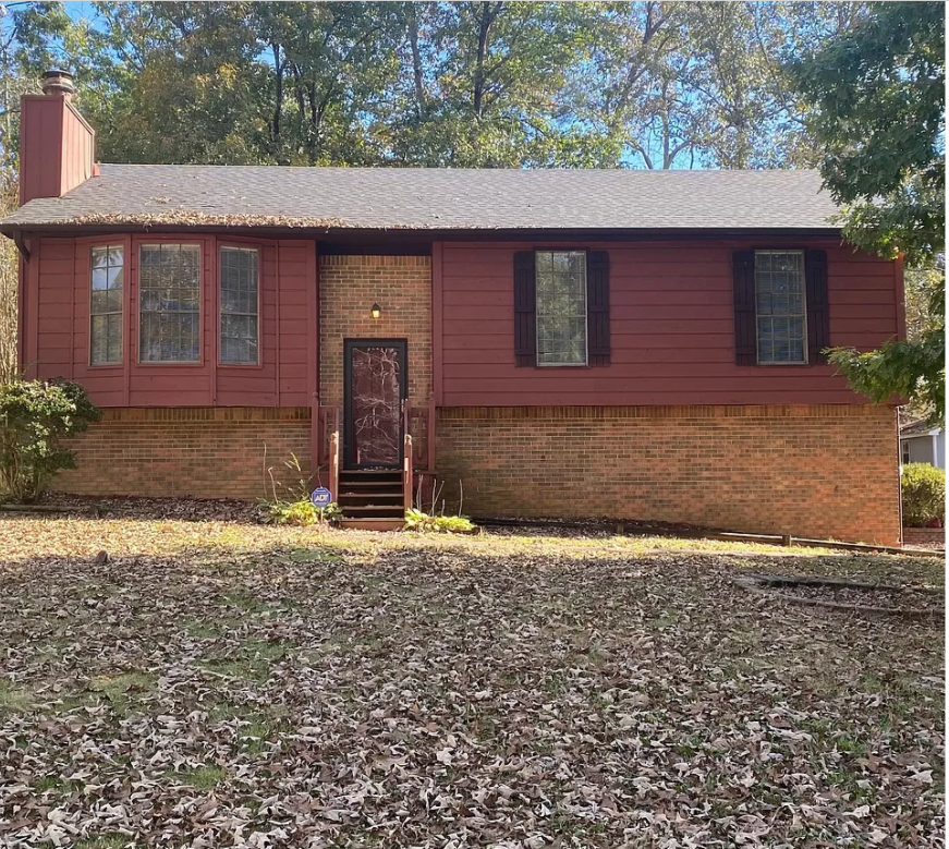 921 Thomas Dr - Photo 2 of 8