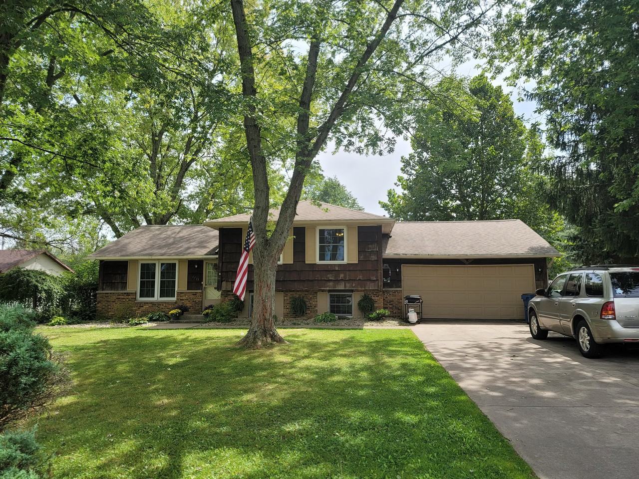 1717 Hillcrest Ave 1, Plymouth, IN 46563 3 Bedroom Apartment for