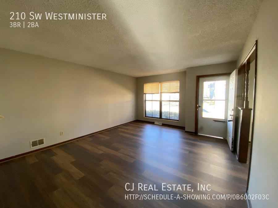 210 Sw Westminister Rd - Photo 3 of 11