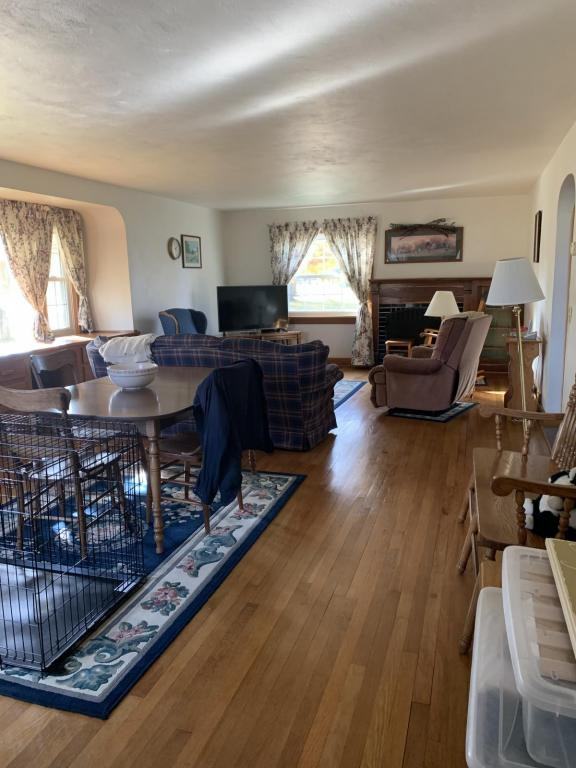 12612 Emerson Rd - Photo 2 of 13