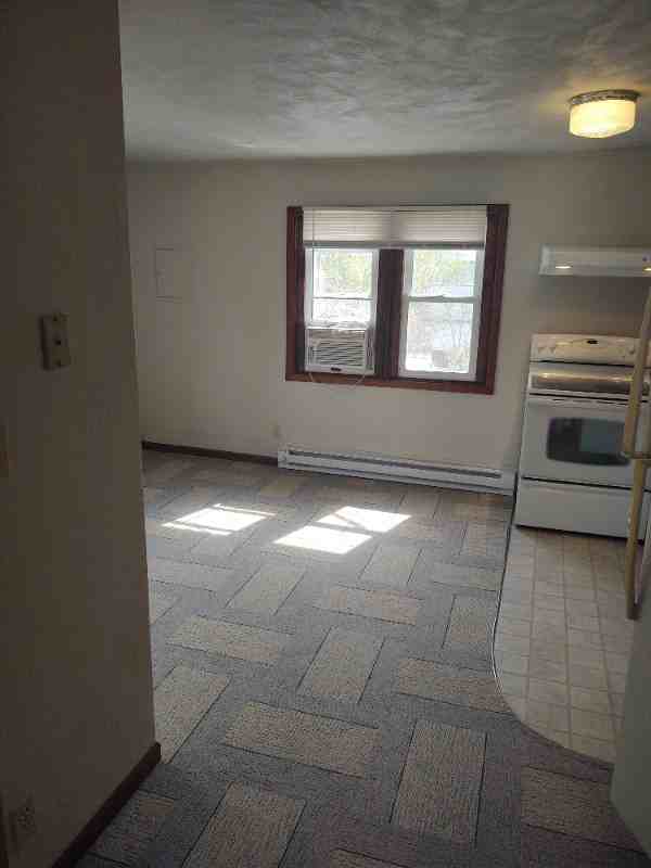 315 Main St - Photo 3 of 6