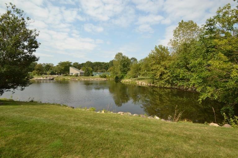 737 Peninsula Ct - Photo 2 of 19