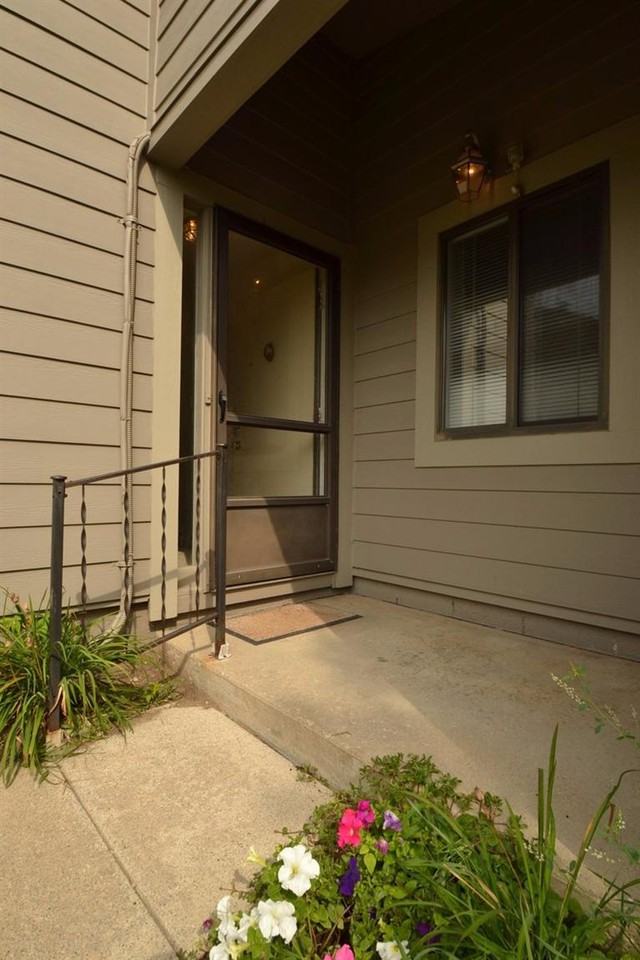 737 Peninsula Ct - Photo 3 of 19