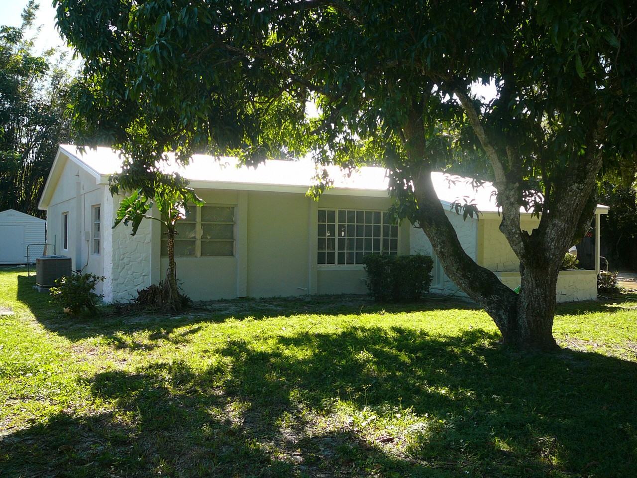 1709 Coronado Ave - Photo 2 of 29