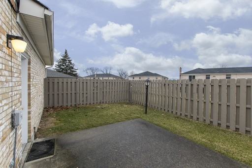 436 Blackstone Dr - Photo 2 of 20