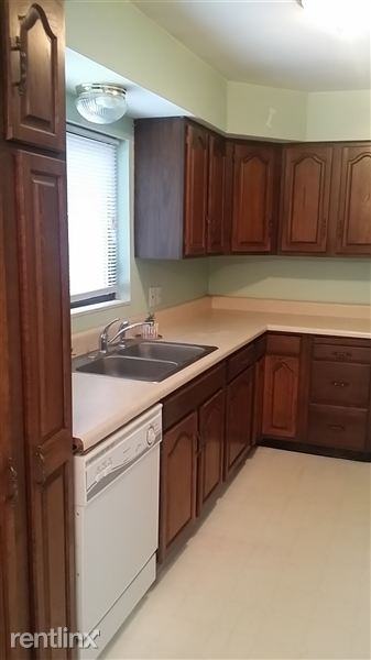 1538 Meida St - Photo 3 of 17