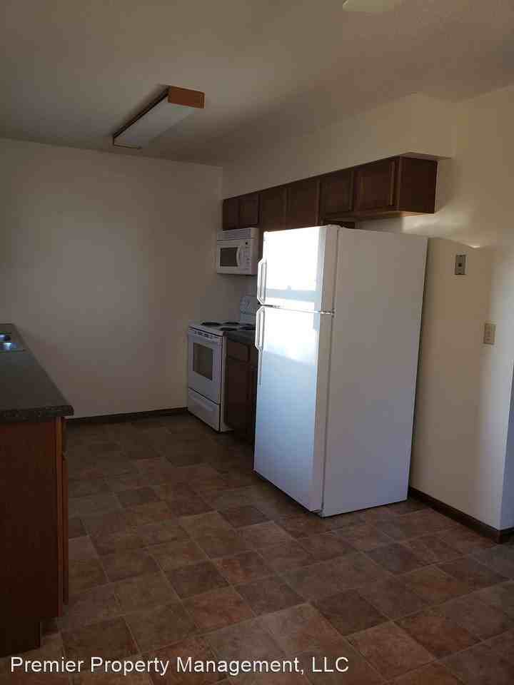 1106 9th Ave N - Photo 3 of 16