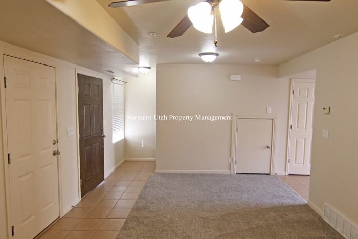 130 Arlington Way - Photo 3 of 18