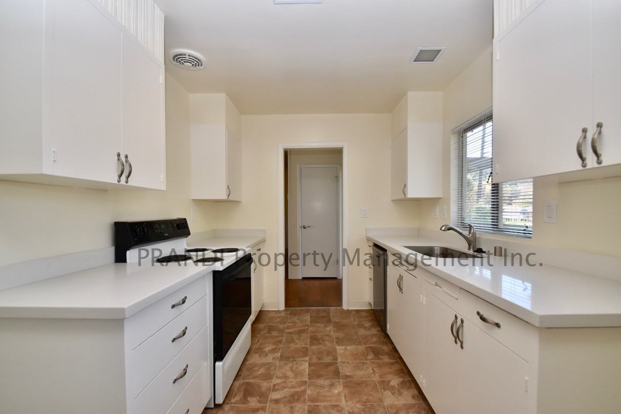 110 Van Tassel Ct - Photo 2 of 15