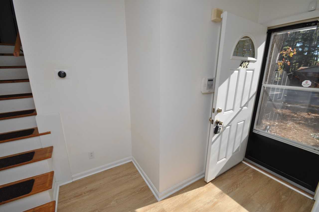 402 Sw Maynard Rd - Photo 2 of 35