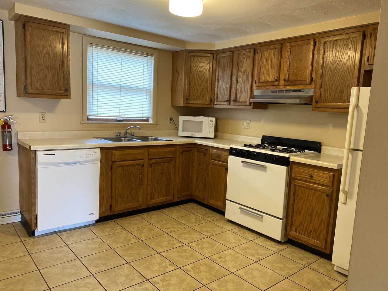 726 South St - Photo 3 of 42