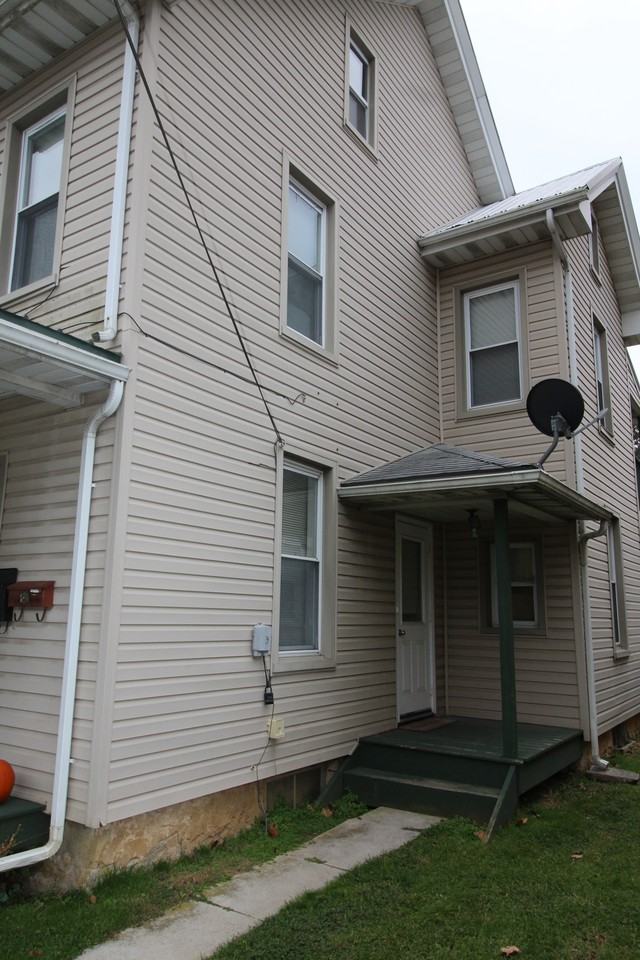 364 E Jackson St #B - Photo 2 of 11