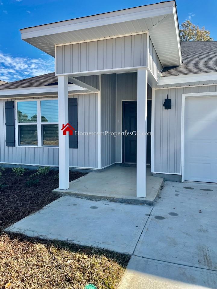 2340 Kirkwood Dr - Photo 2 of 23